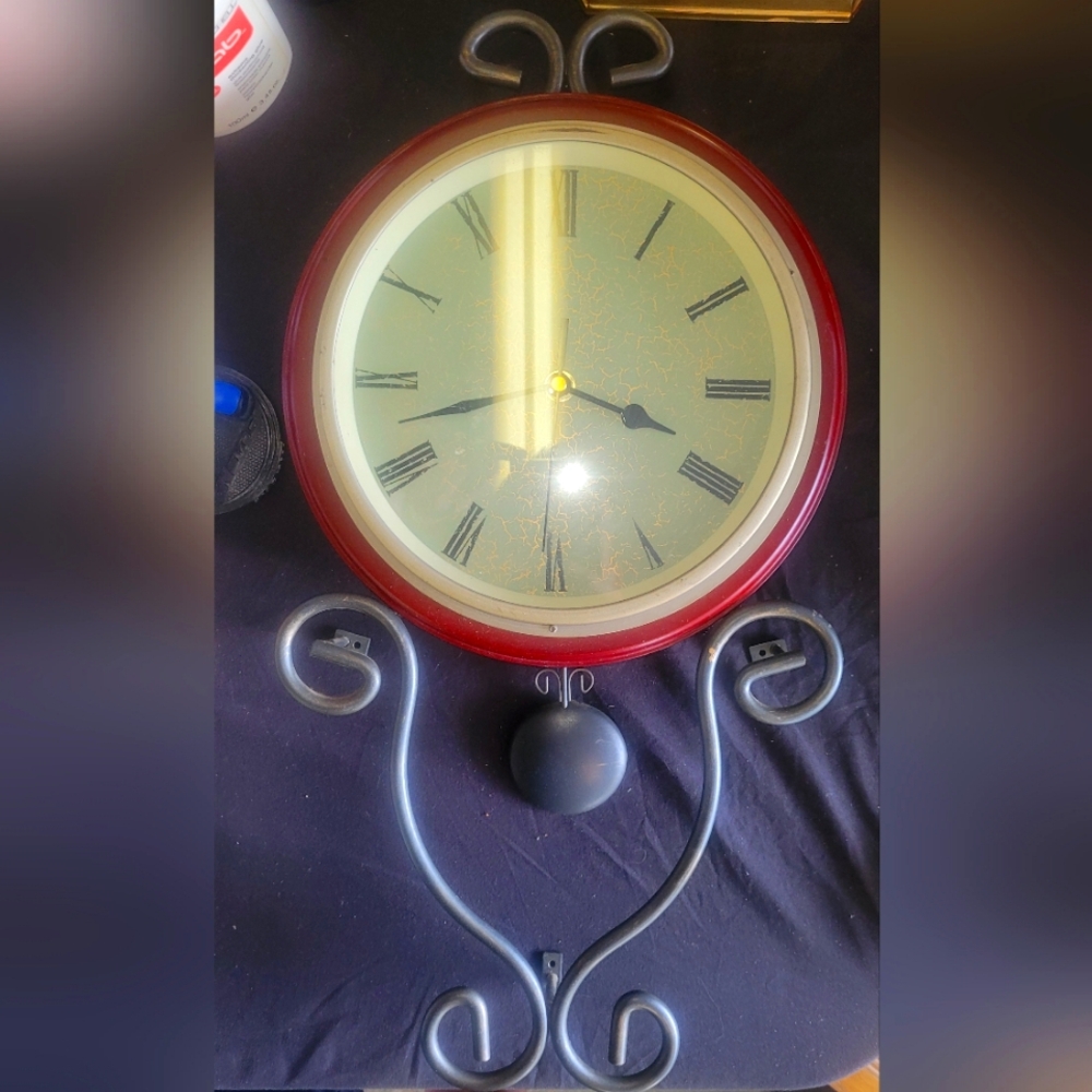 Quartz Home Vintage Clock 19 Inches x 10 Inches WORKS - Vintage
